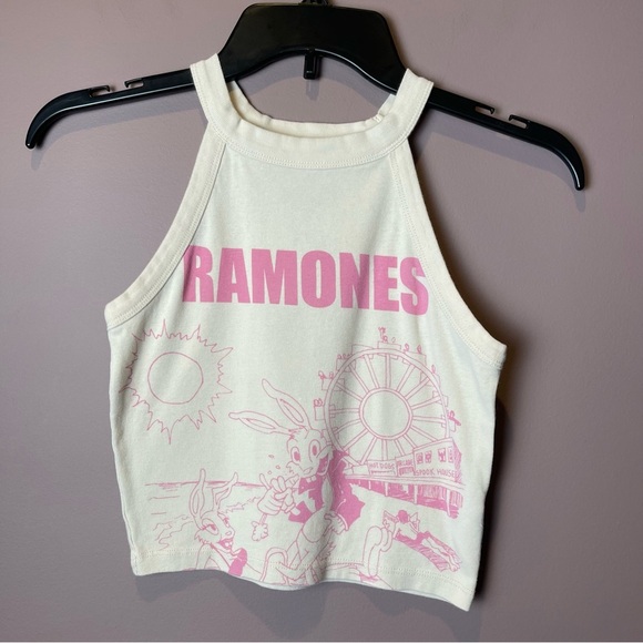 AE Cropped High-Neck Ramones Graphic Tank Top M - Picture 3 of 9